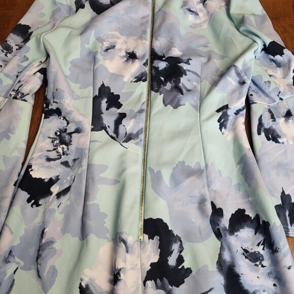 Calvin Klein ~ Sz 4 ~ Serena Aqua Dress with Bell Sleeves ~ Excellent Condition - Picture 8 of 10